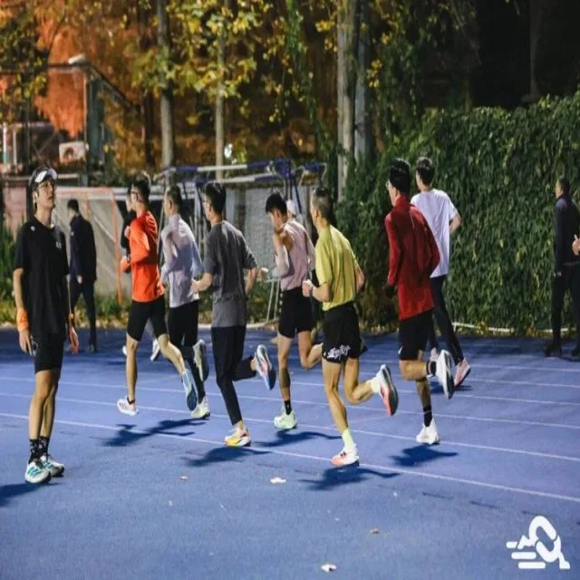 季后赛首轮对战看点解析：热门球队胜算几何